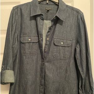Classic denim long/rolled w tabs sleeved blouse; full front buttons